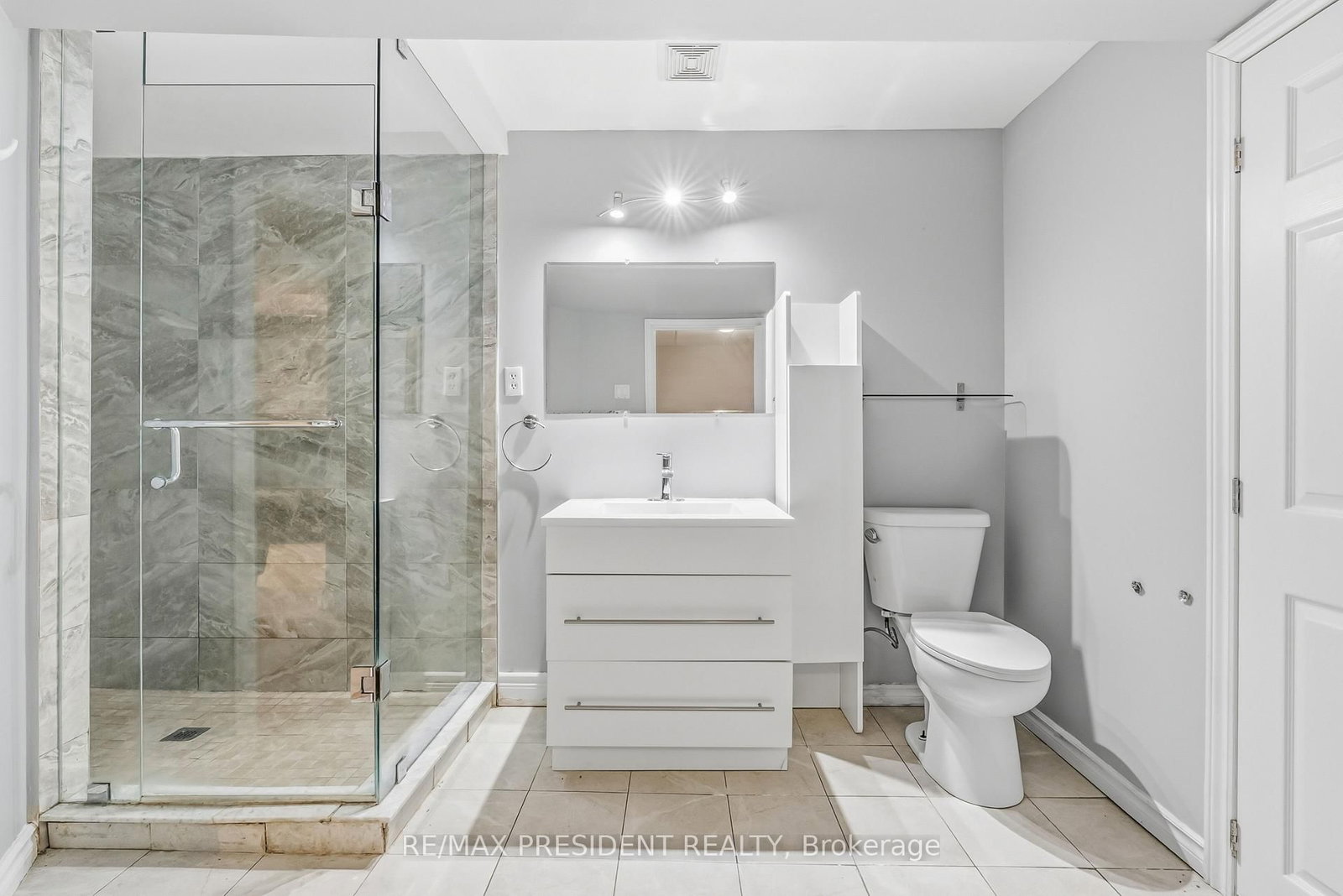 7031 Graydon Court • Mississauga, ON photo 48