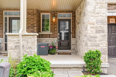 392 Cranbrook Common — photo 4