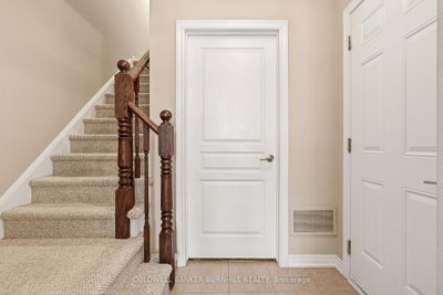 392 Cranbrook Common — photo 6