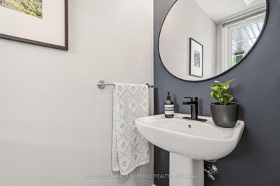 392 Cranbrook Common — more photos