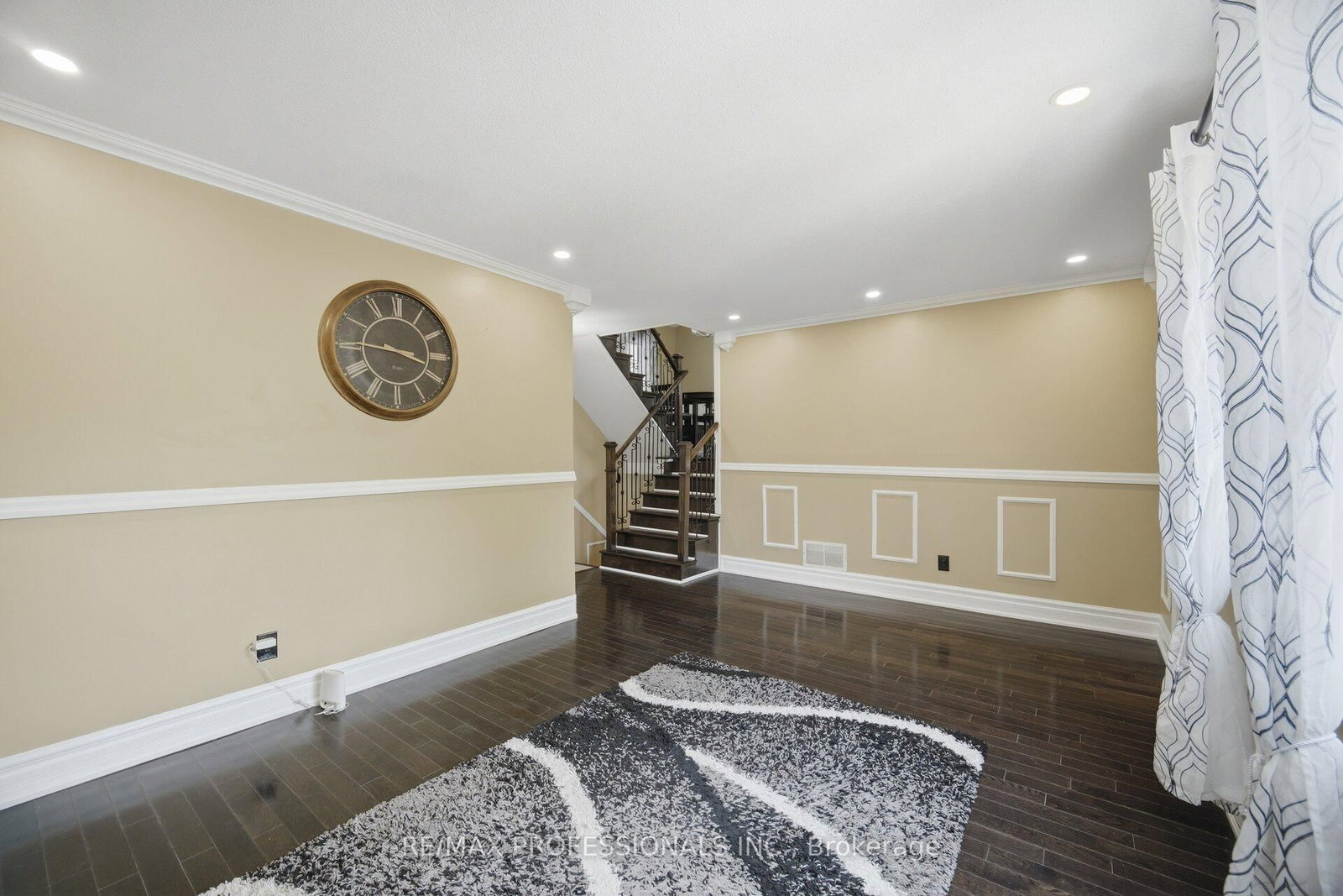 12 Richvale Drive S • Brampton, ON photo 9