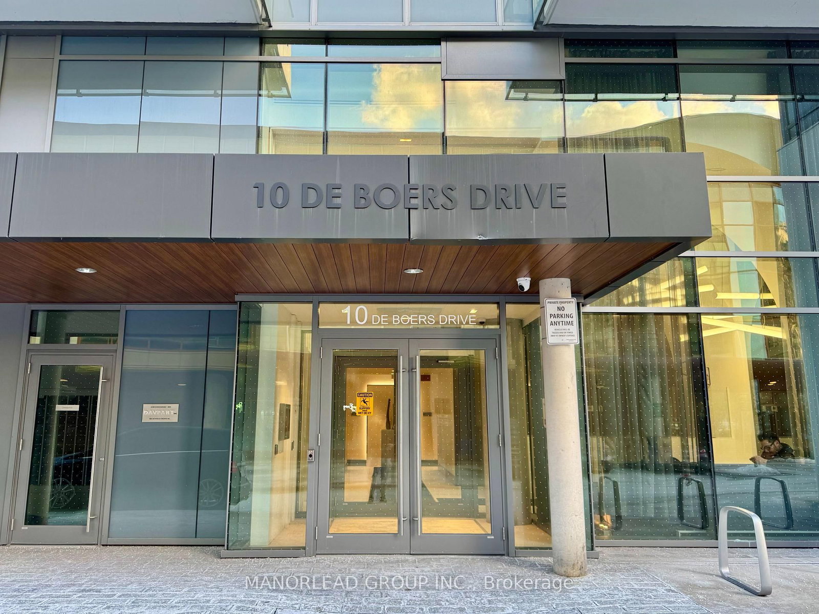 813-10 De Boers Drive, Toronto, ON, photo 2