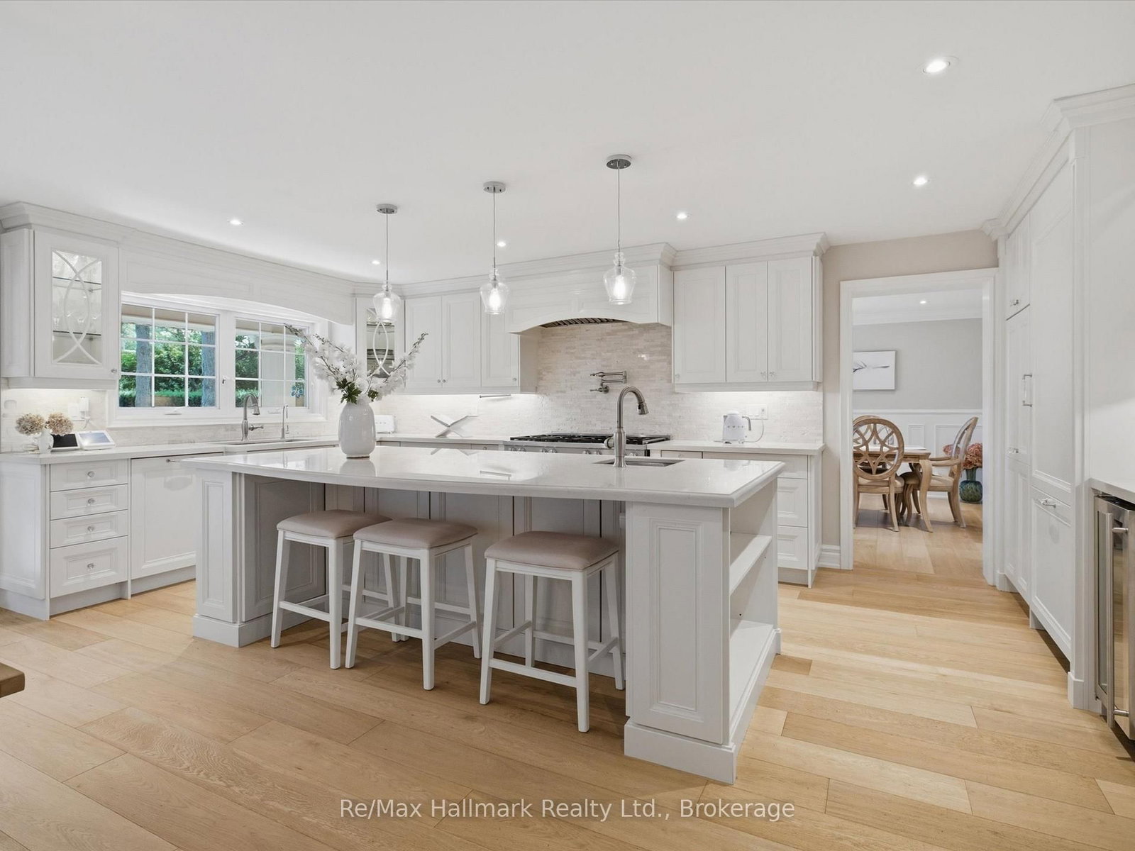 153 Cairncroft Road • Oakville, ON photo 11