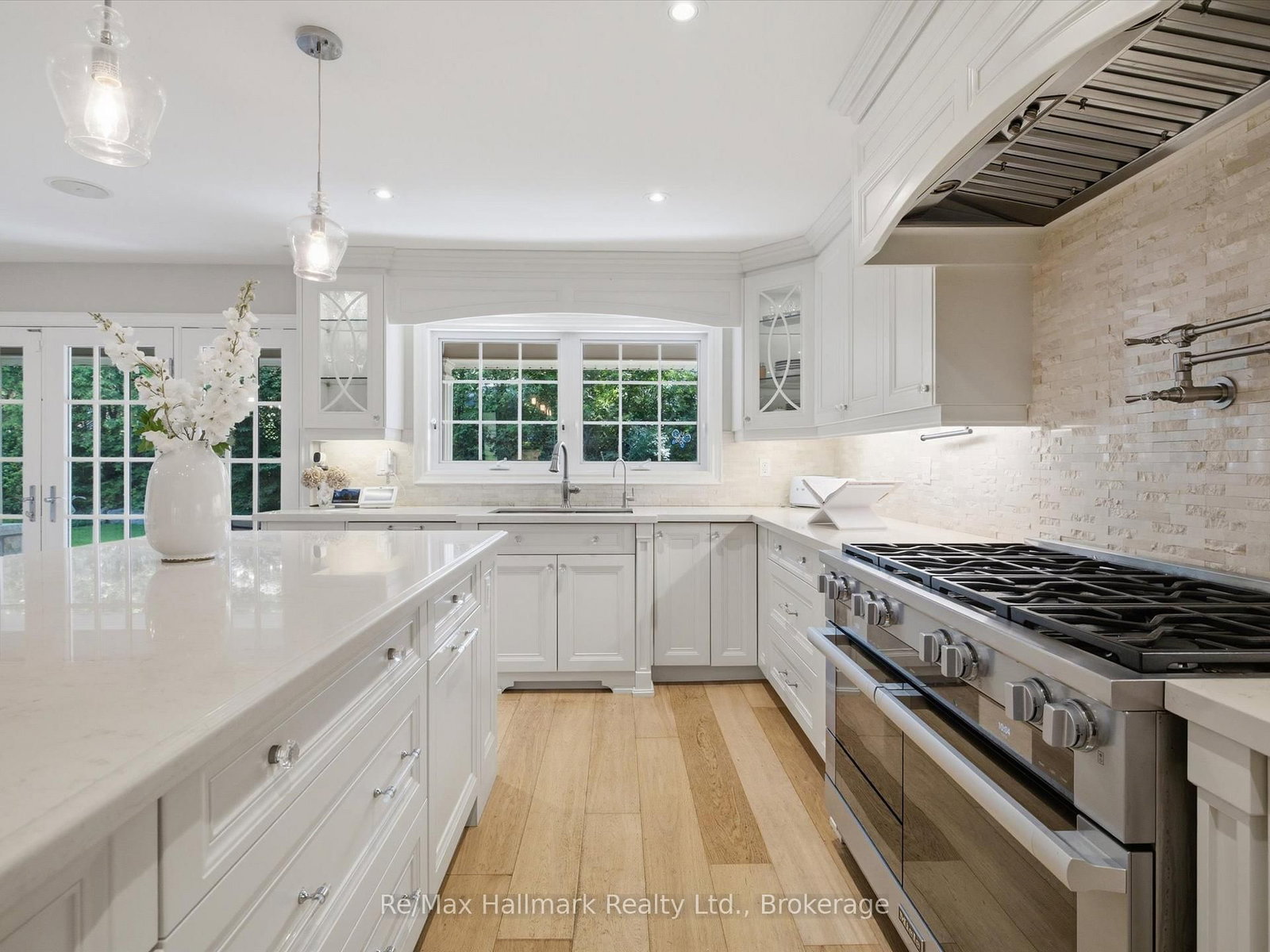153 Cairncroft Road • Oakville, ON photo 14