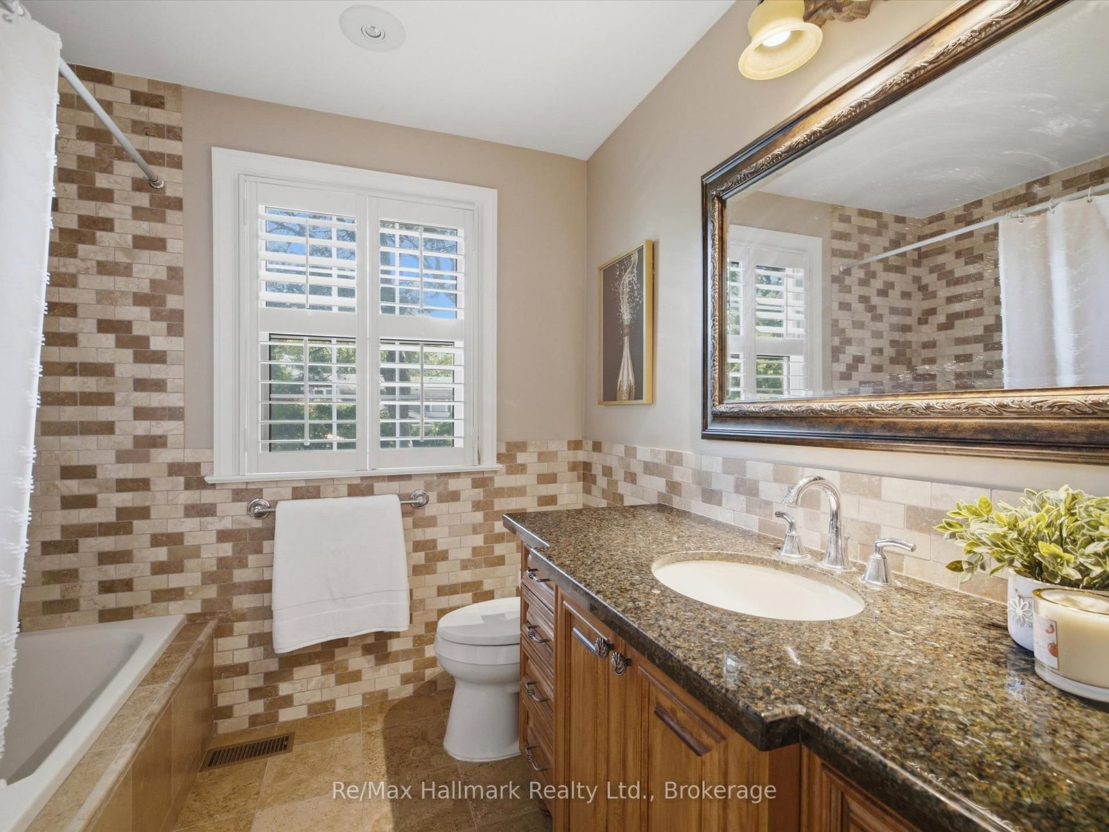 153 Cairncroft Road • Oakville, ON photo 38