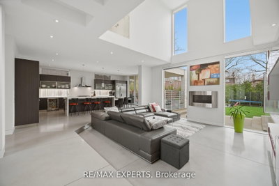 1527 Glenhill Crescent • Mississauga, ON photo 9
