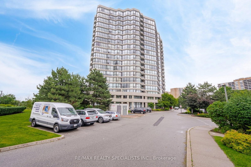 805 - 5 Rowntree Road N