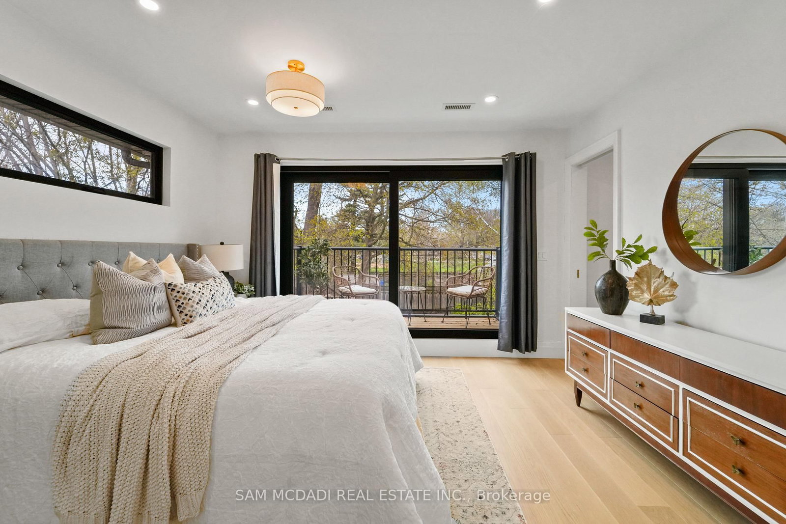 130 Lake Promenade • Toronto, ON photo 18