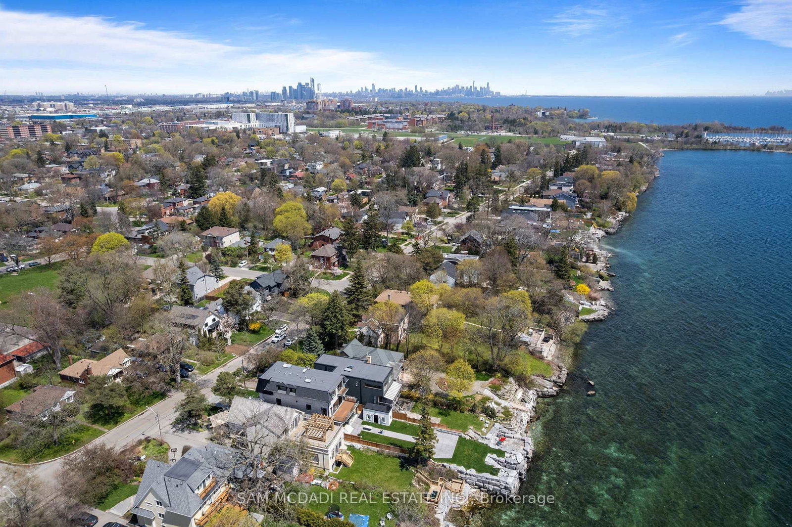 130 Lake Promenade • Toronto, ON photo 44