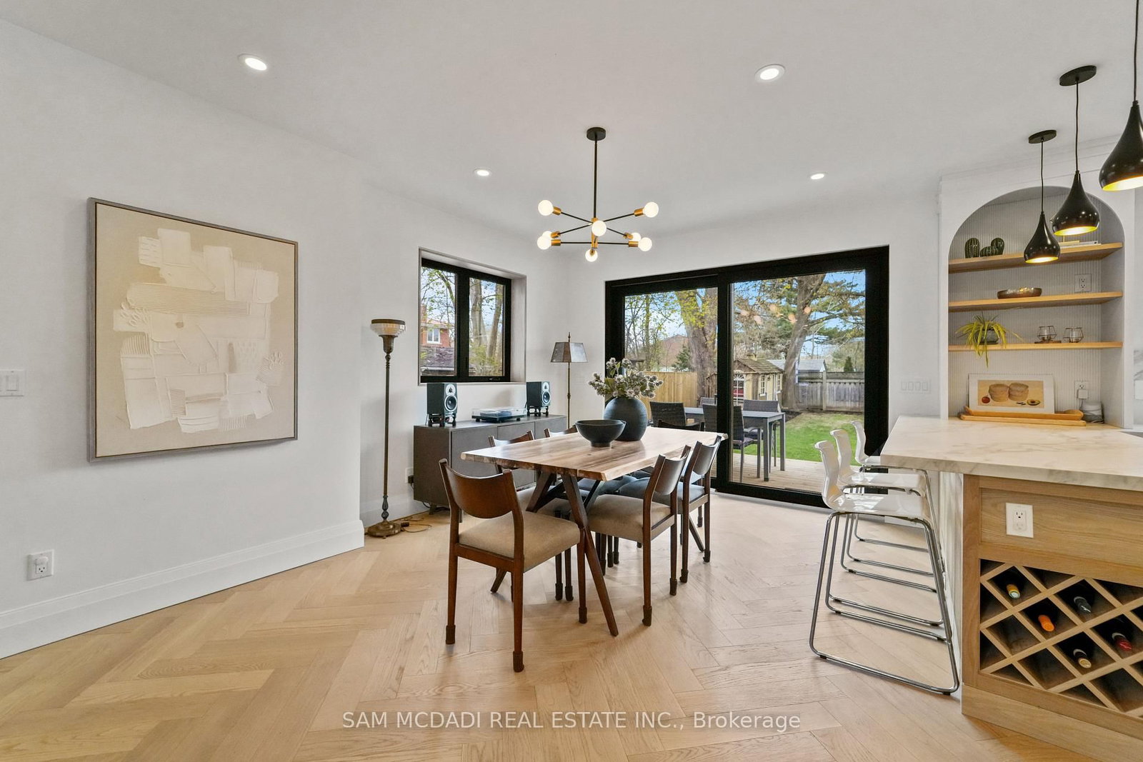 130 Lake Promenade • Toronto, ON photo 9