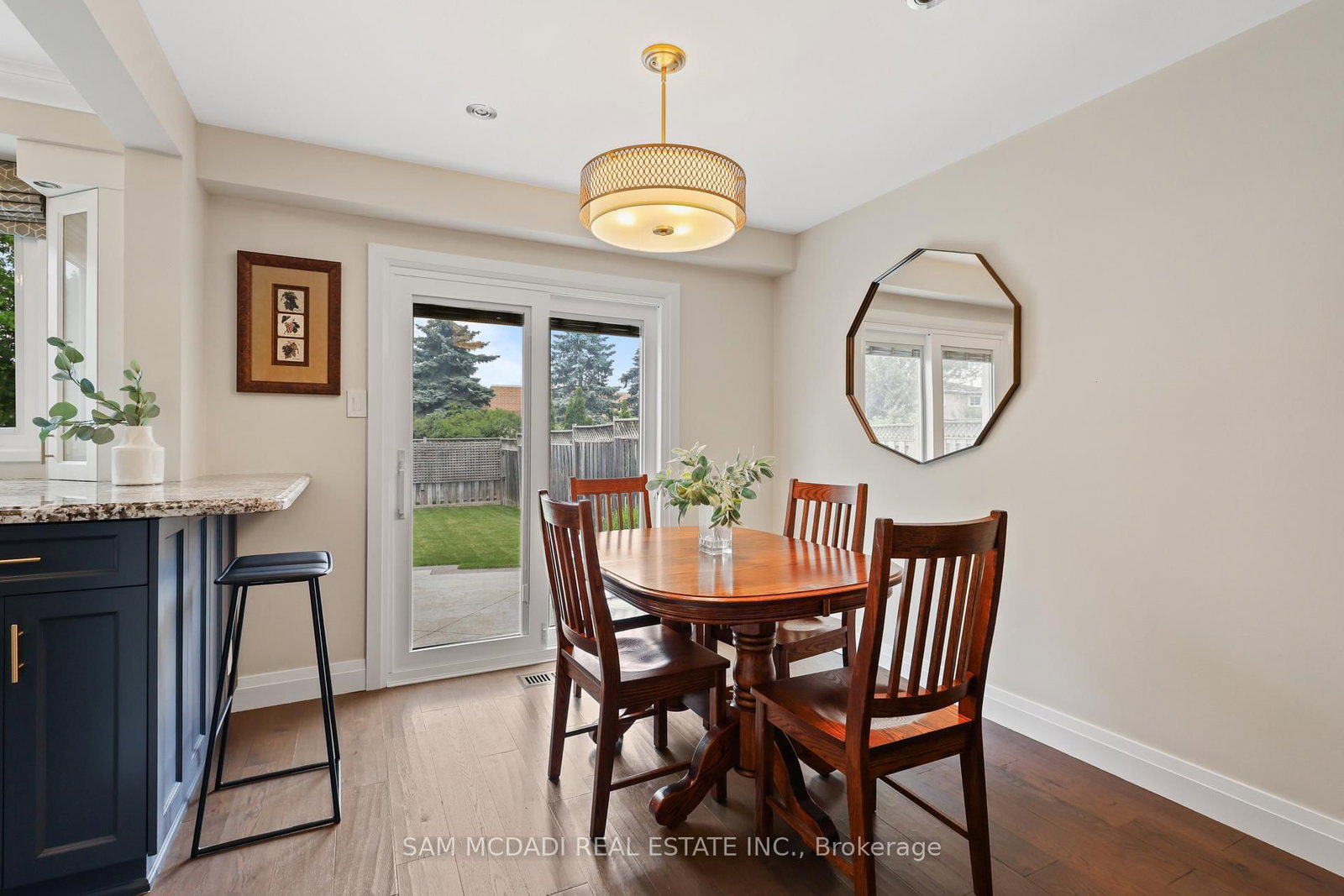 1541 Cuthbert Avenue • Mississauga, ON photo 15