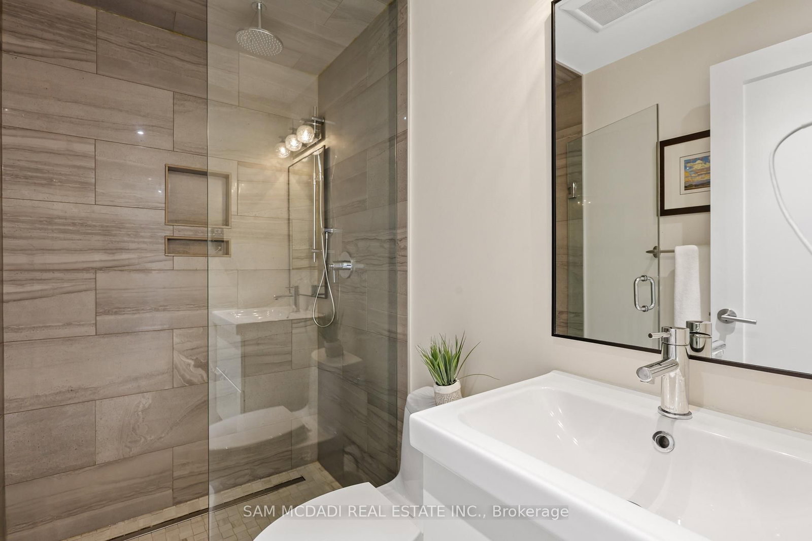 1541 Cuthbert Avenue • Mississauga, ON photo 17