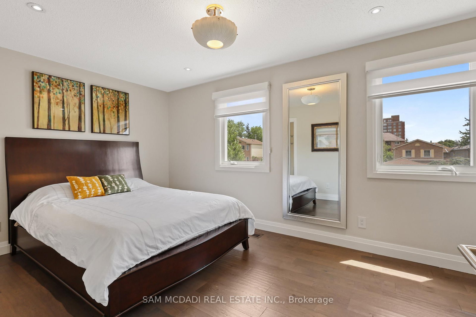 1541 Cuthbert Avenue • Mississauga, ON photo 19