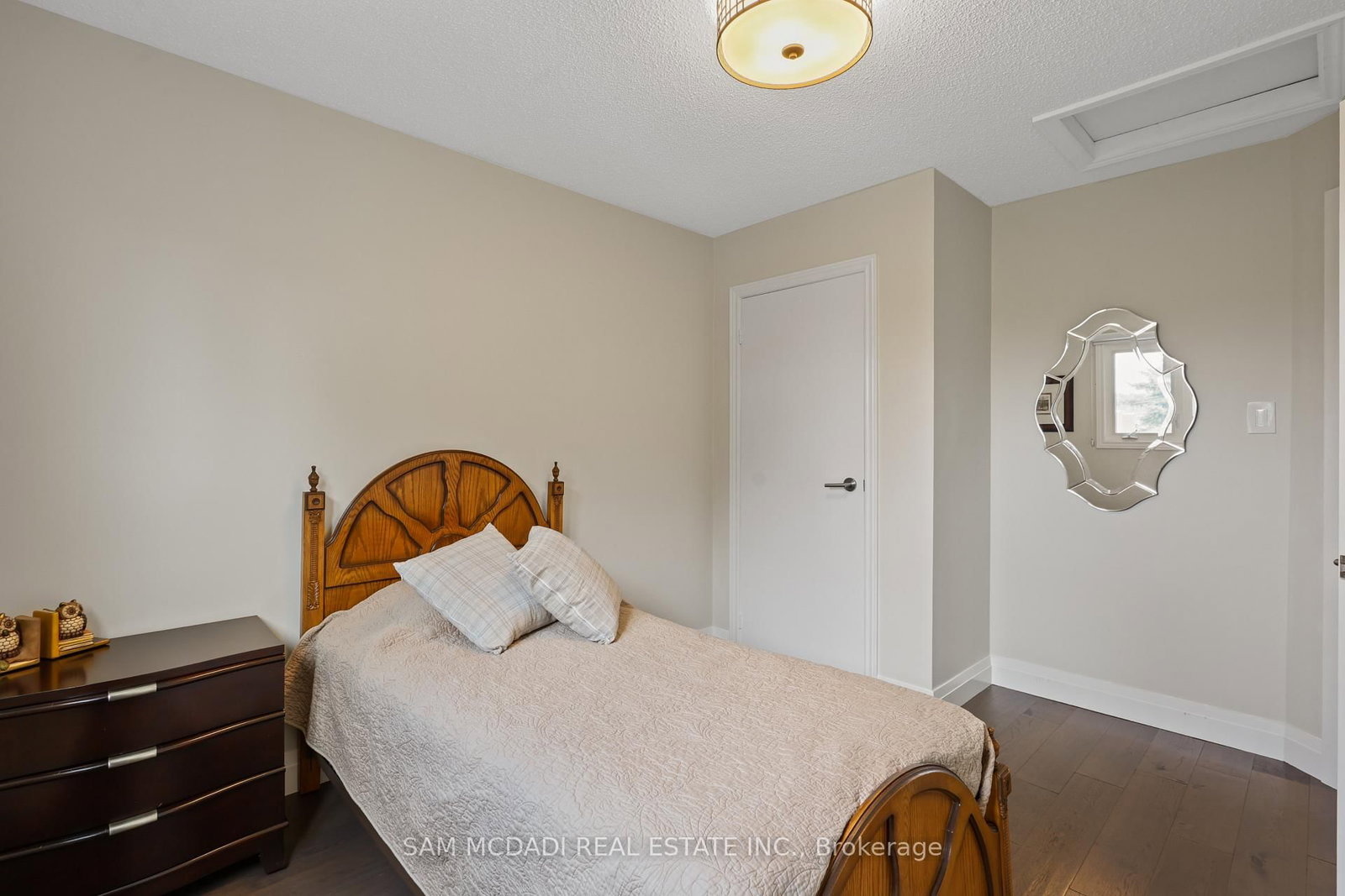 1541 Cuthbert Avenue • Mississauga, ON photo 25