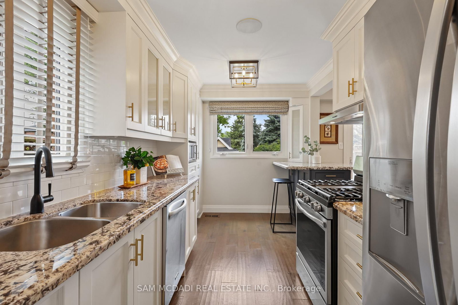 1541 Cuthbert Avenue • Mississauga, ON photo 8