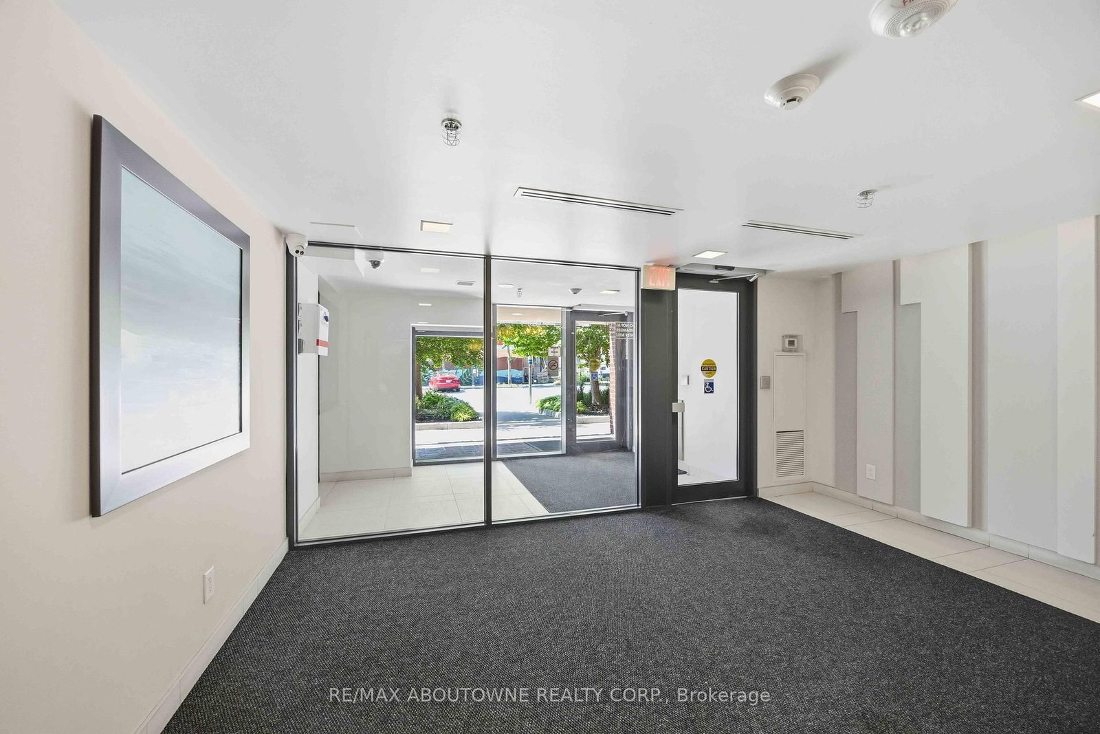 904-11 Superior Avenue, Toronto, ON, photo 3