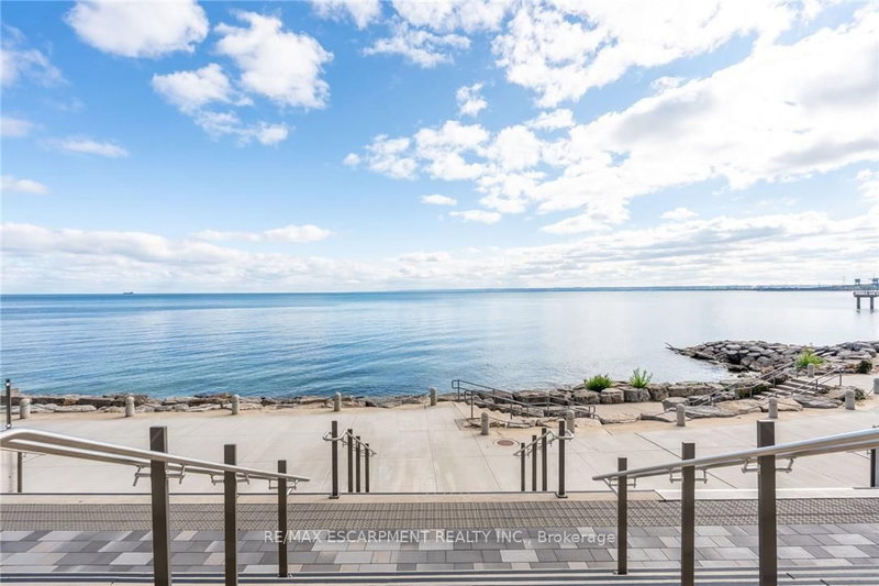 406 - 2060 Lakeshore Road