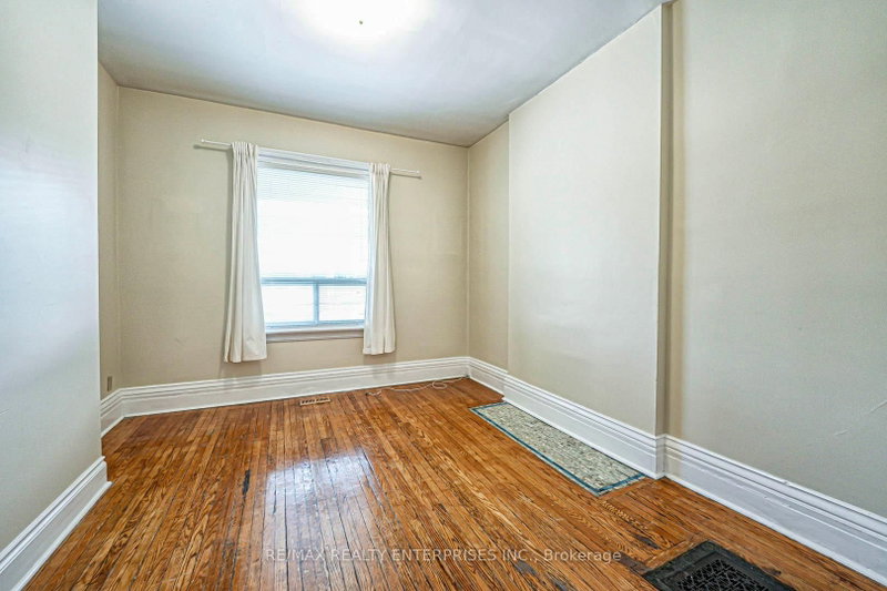 914 Dovercourt Road