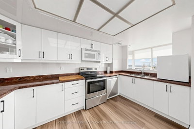8 Lisa Brampton,ON L6T 4S6 — Photo 15