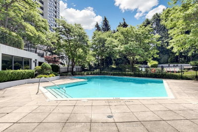 8 Lisa Brampton,ON L6T 4S6 — Photo 42