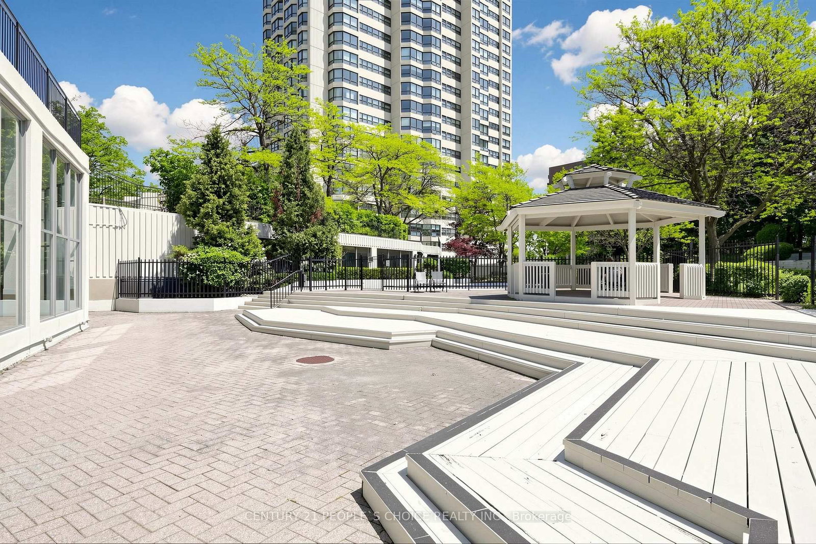 8 Lisa Brampton,ON L6T 4S6 — Photo 47