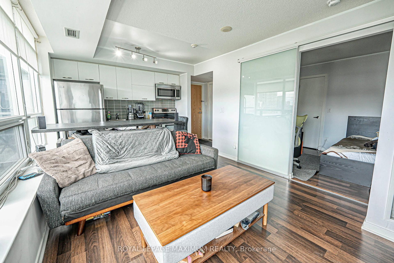 38 Joe Shuster Way • #617 • Toronto, ON photo 17