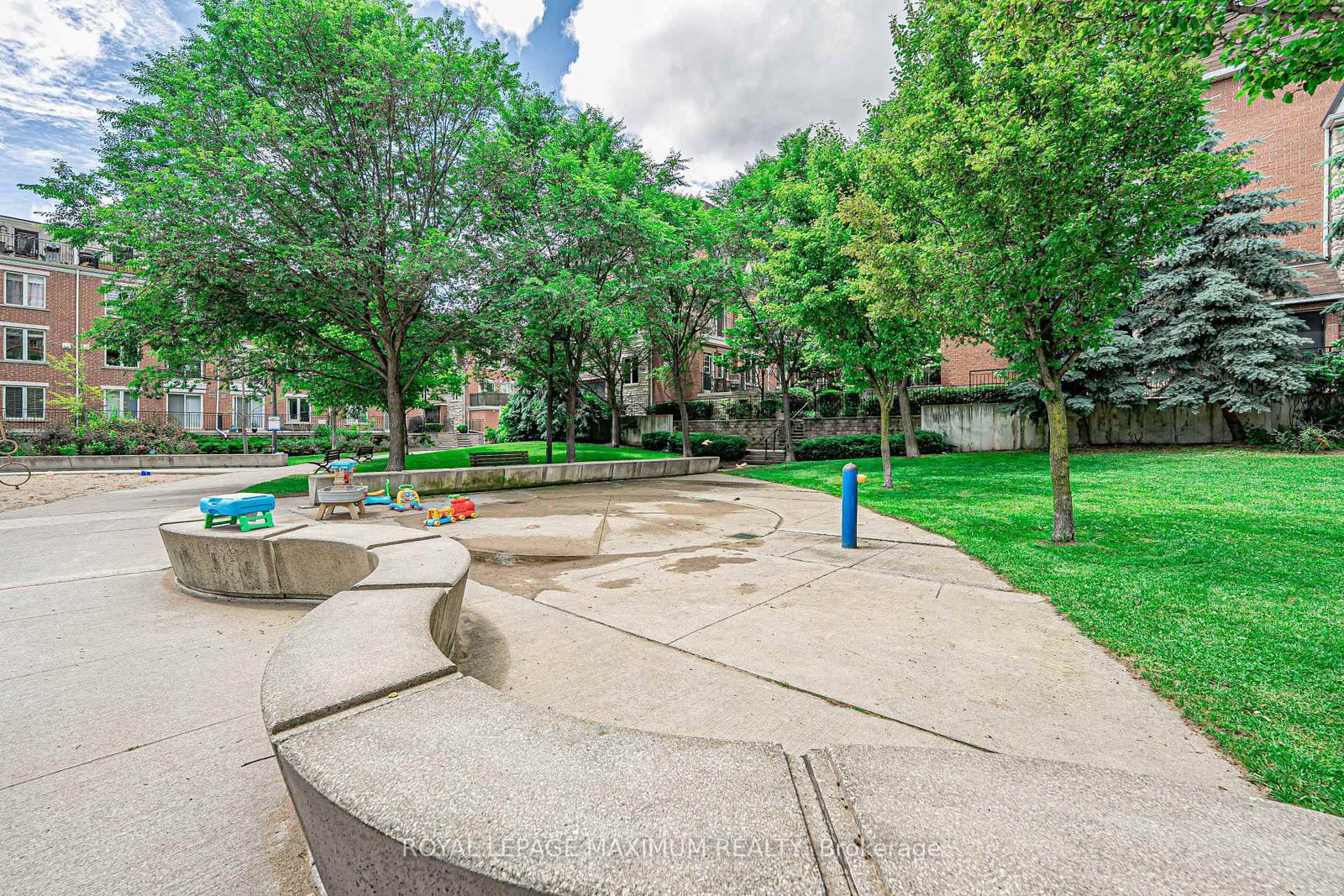 38 Joe Shuster Way • #617 • Toronto, ON photo 34