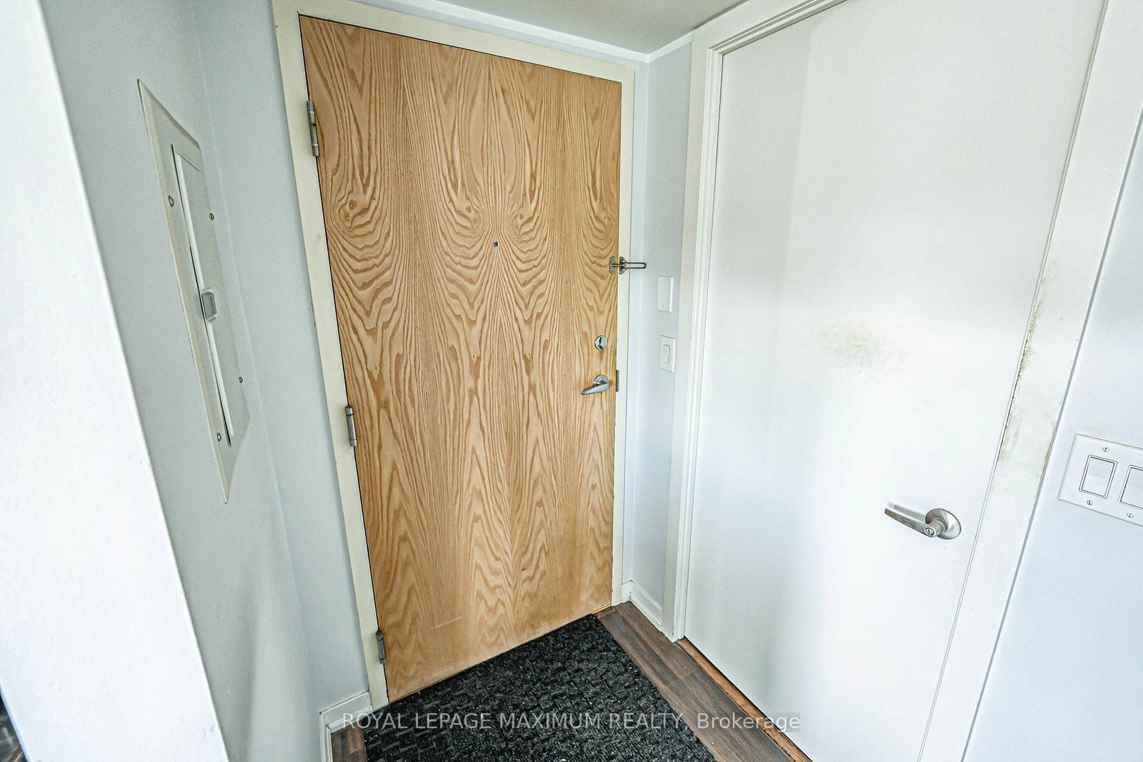 38 Joe Shuster Way • #617 • Toronto, ON photo 8