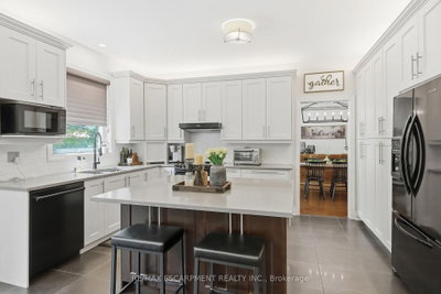 5347 Jameson Crescent • Burlington, ON photo 9