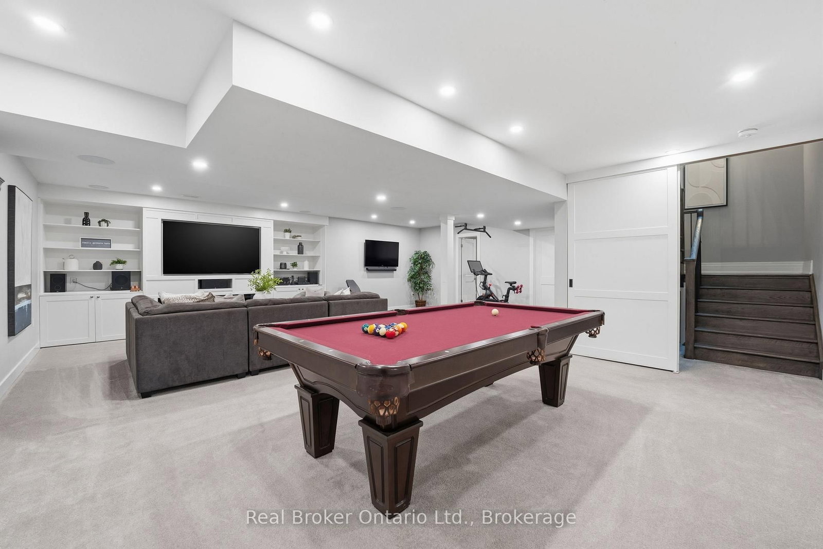 2541 Kate Common • Oakville, ON photo 36