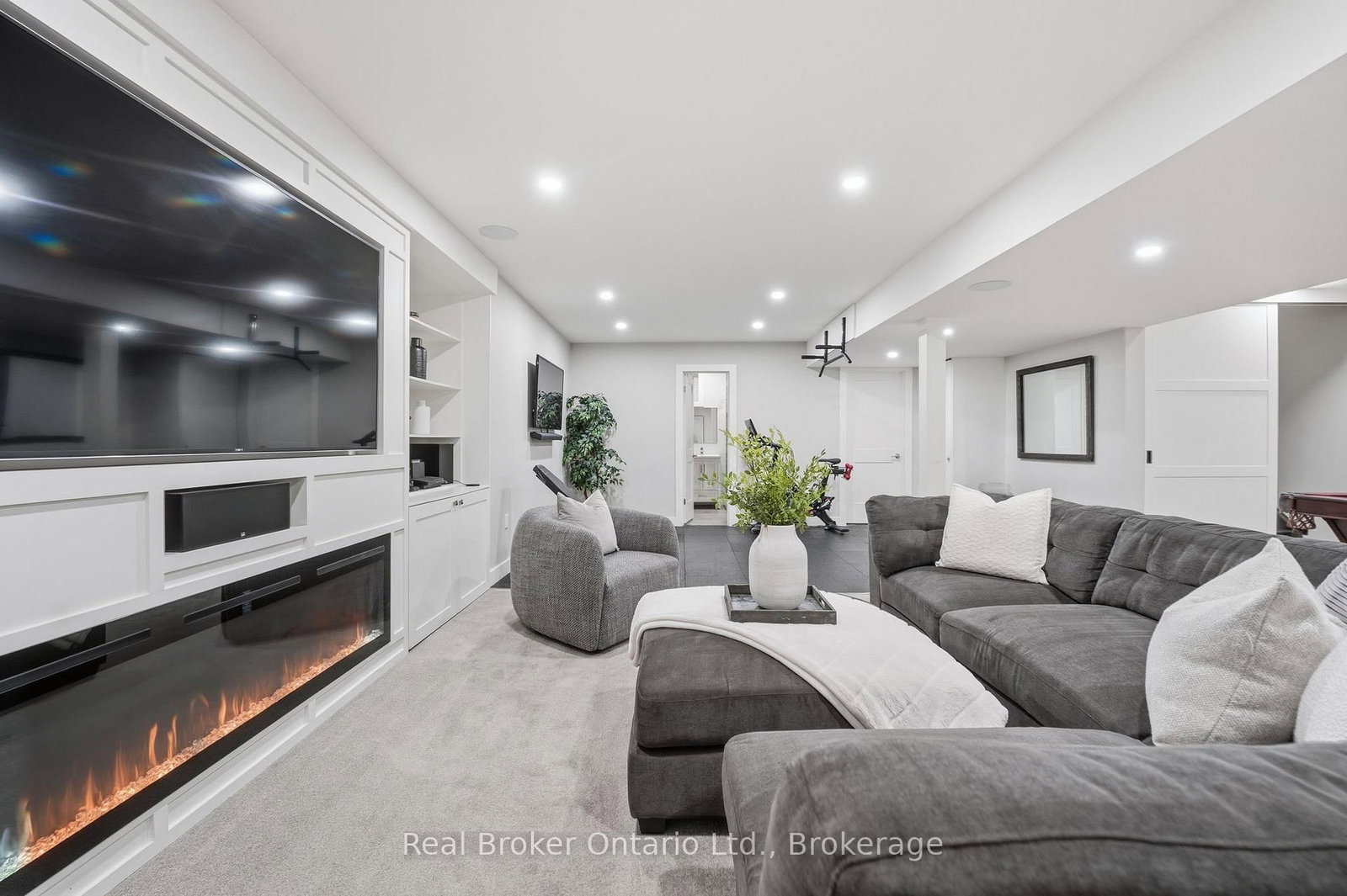 2541 Kate Common • Oakville, ON photo 38