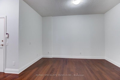 1 Hurontario Mississauga,ON L5G 0A3 — Photo 16