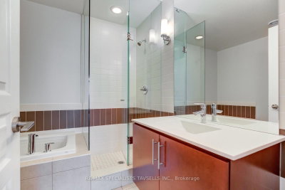 1 Hurontario Mississauga,ON L5G 0A3 — Photo 21