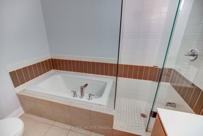 1 Hurontario Mississauga,ON L5G 0A3 — Photo 22