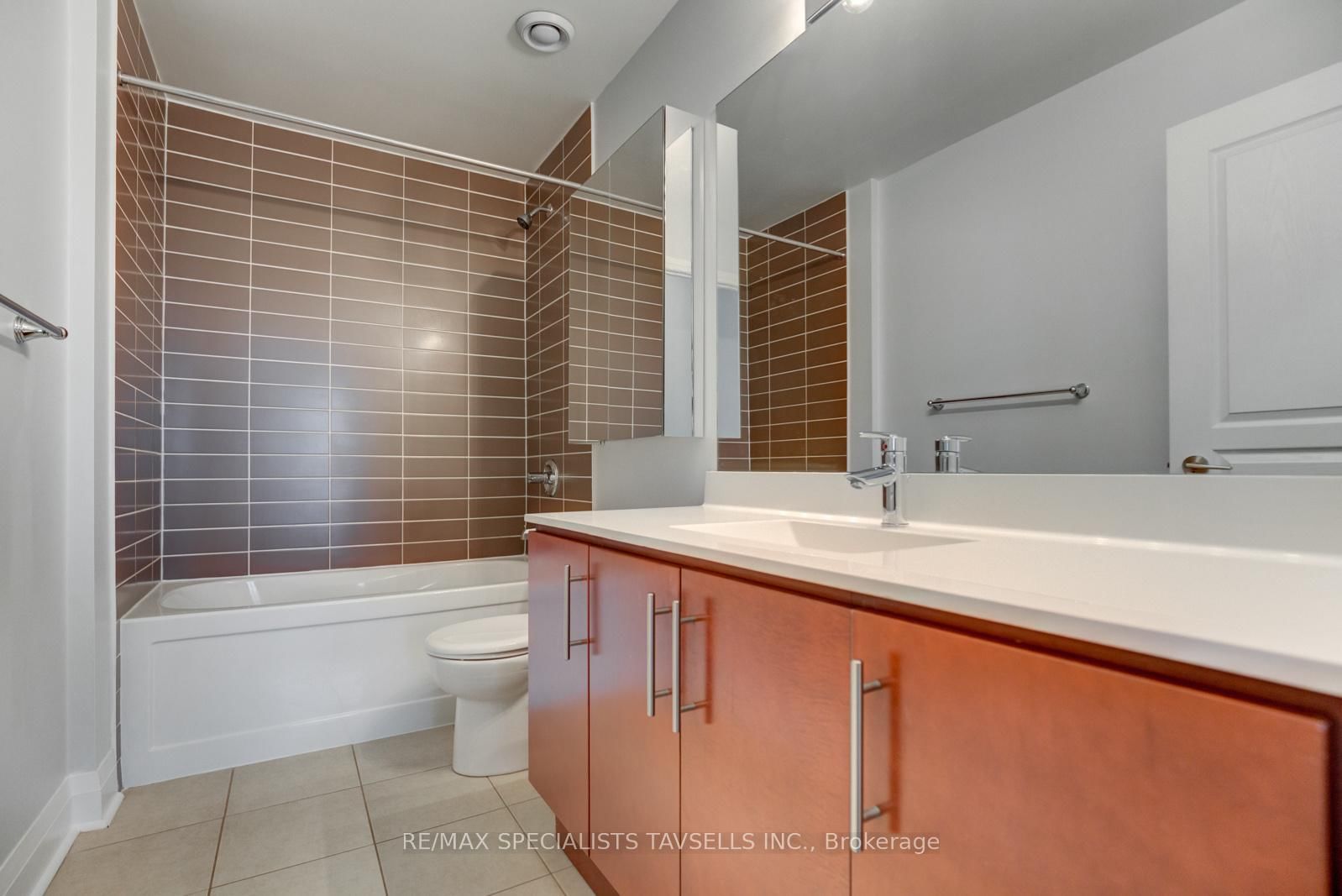 1 Hurontario Mississauga,ON L5G 0A3 — Photo 23