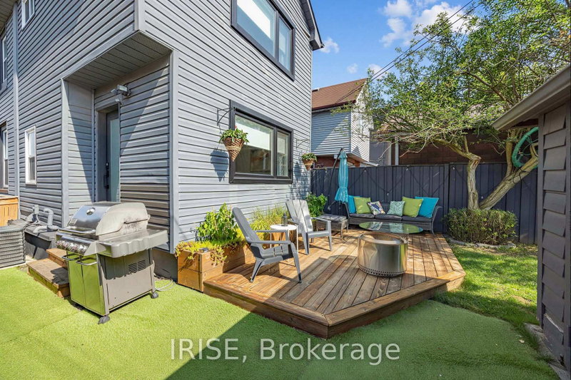 2 Beechwood Avenue