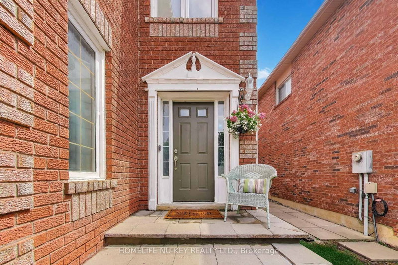 27 Lauchlin Crescent