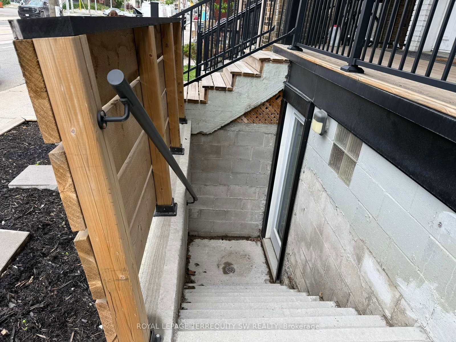 Unit 1 Lower-2134 Dundas Street, Toronto, ON, photo 3