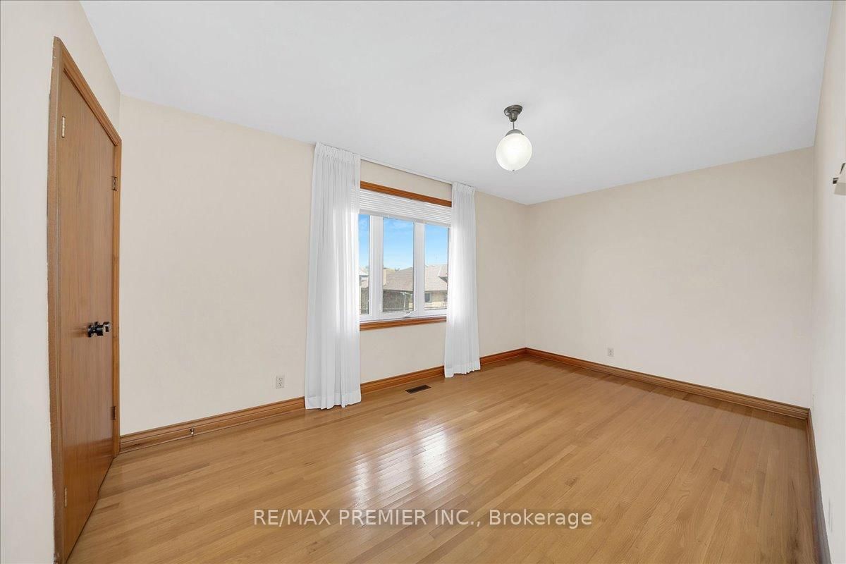100 Hallsport Crescent • Toronto, ON photo 27