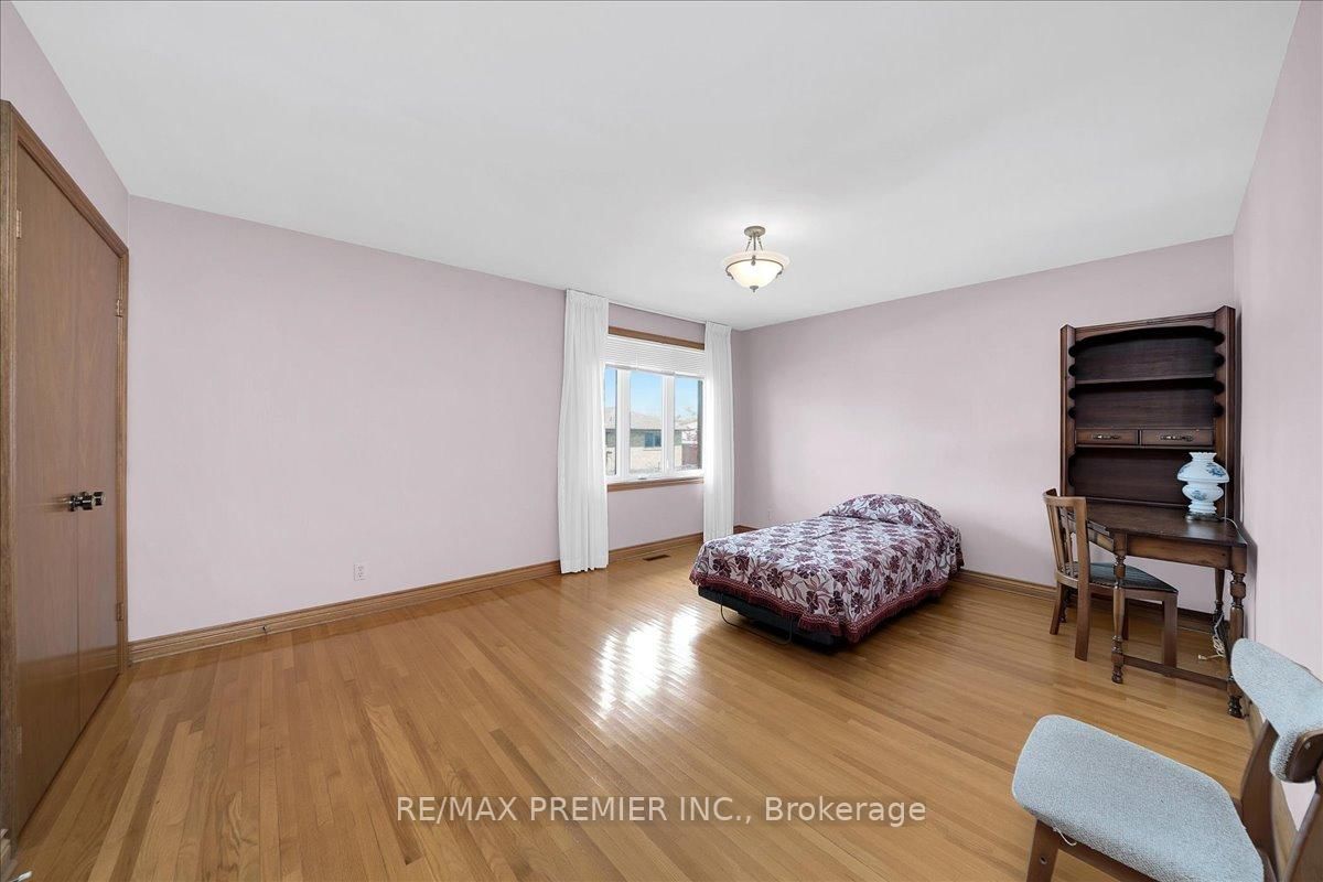 100 Hallsport Crescent • Toronto, ON photo 29