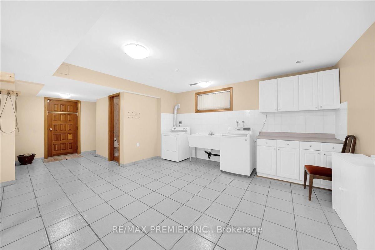 100 Hallsport Crescent • Toronto, ON photo 43