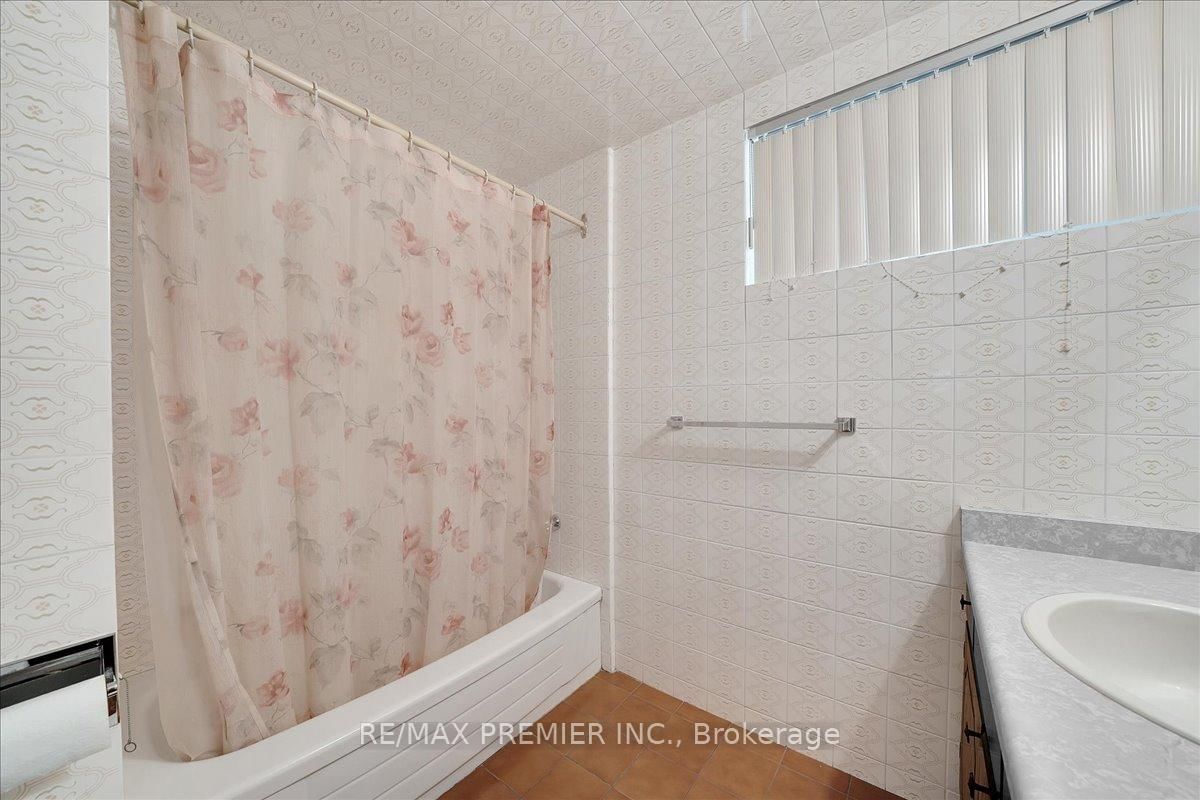 100 Hallsport Crescent • Toronto, ON photo 44