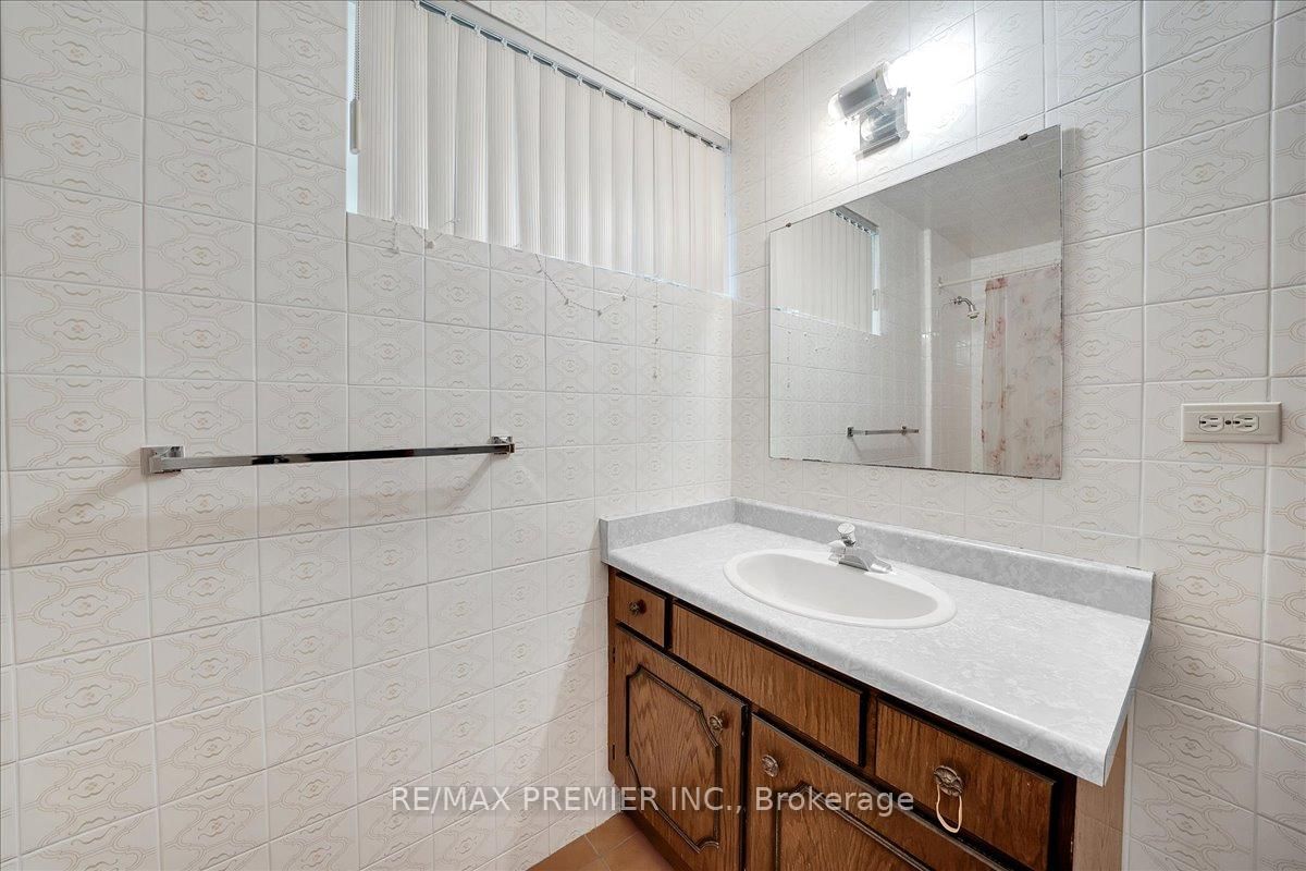 100 Hallsport Crescent • Toronto, ON photo 45