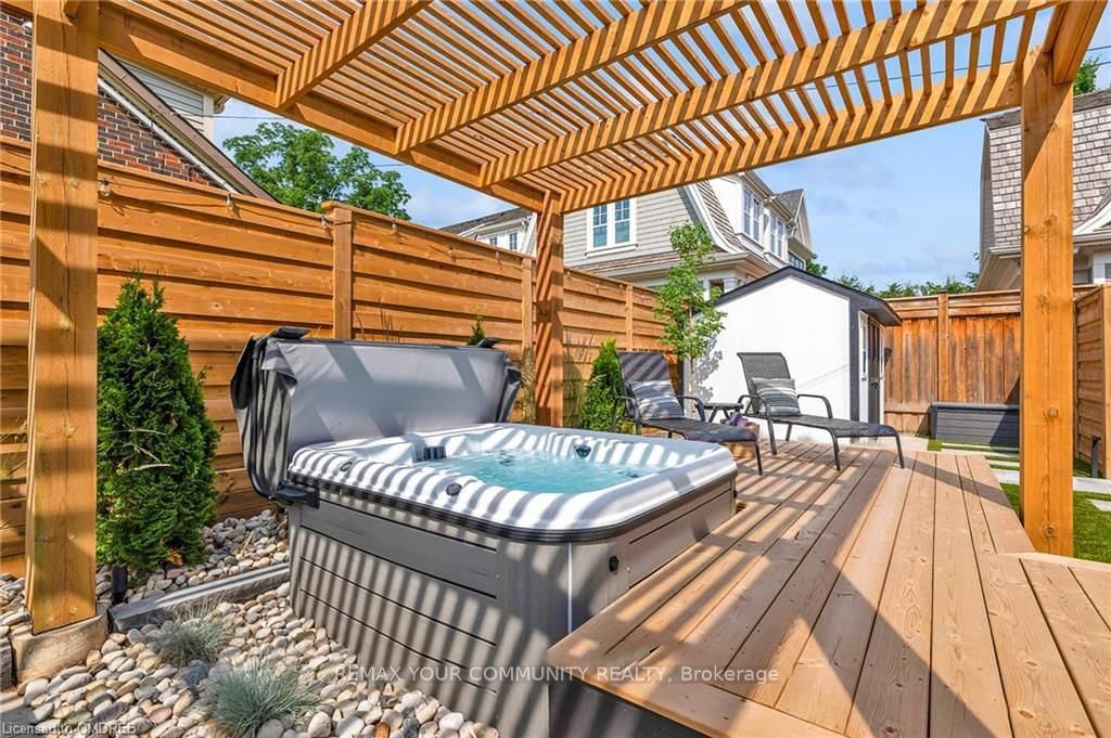 1379 CAROLINE Street • Burlington, ON photo 27