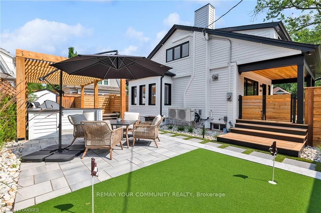 1379 CAROLINE Street • Burlington, ON photo 32