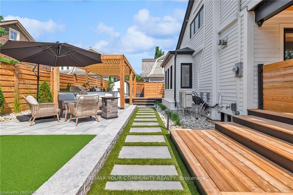 1379 CAROLINE Street • Burlington, ON photo 34
