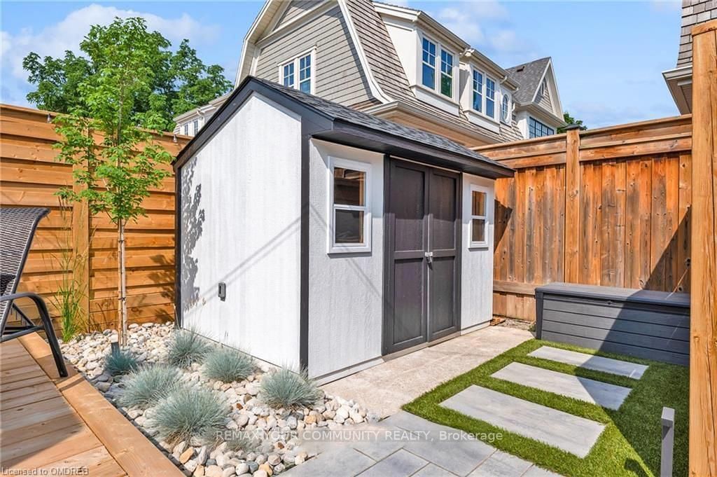 1379 CAROLINE Street • Burlington, ON photo 36