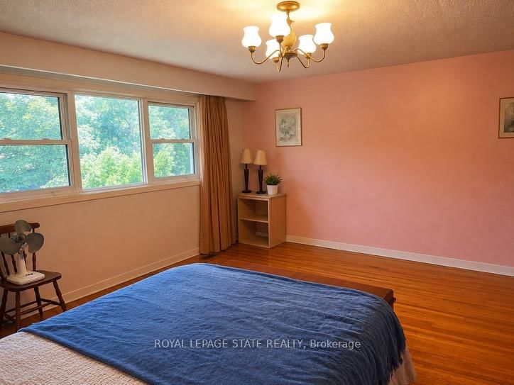 1199 Nottingham Avenue • Burlington, ON photo 12
