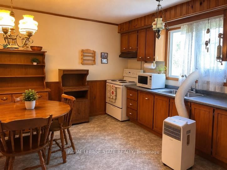 1199 Nottingham Avenue • Burlington, ON photo 6