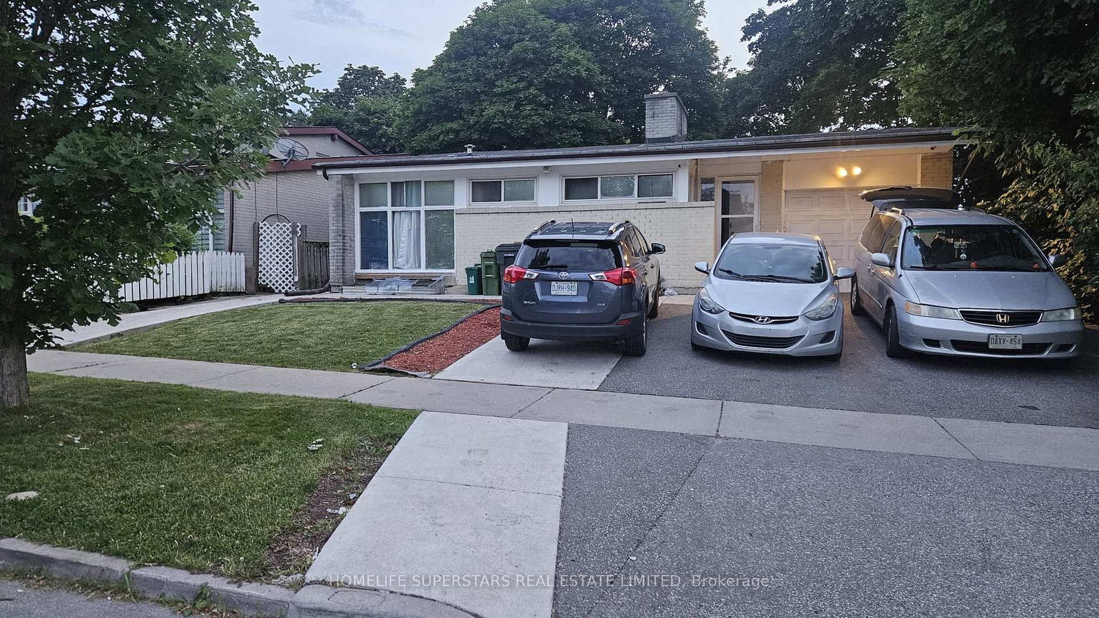 4 Masseygrove Crescent, Toronto, ON, photo 2